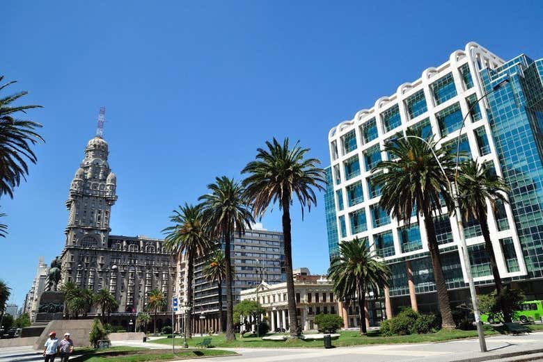 Plaza de la Independencia, o coração de Montevidéu