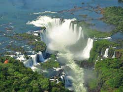 Cataratas do Iguaçu vistas do helicóptero