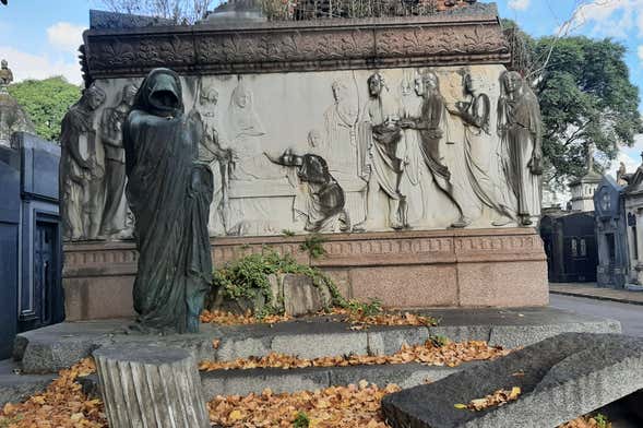 Tour pelo Cemitério da Chacarita